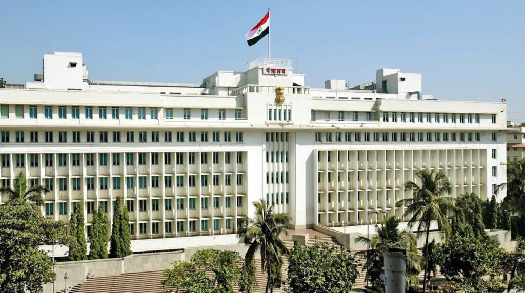 महाराष्ट्रातील महापालिका, नगरपालिकांमध्ये ४० हजार रिक्त पदे भरणार, सरकारची घोषणा